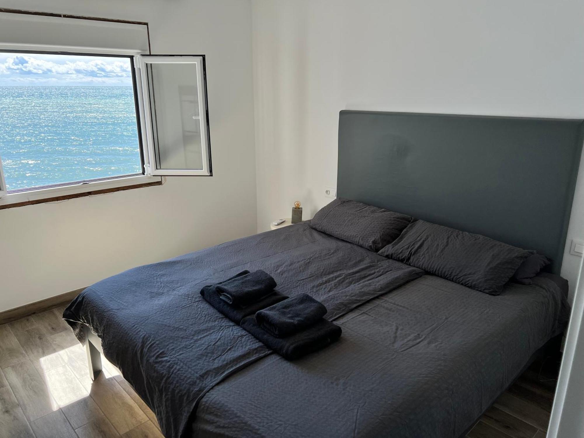 Newly Renovated 2 Bedroom Beachfront House Sitio de Calahonda Exterior foto